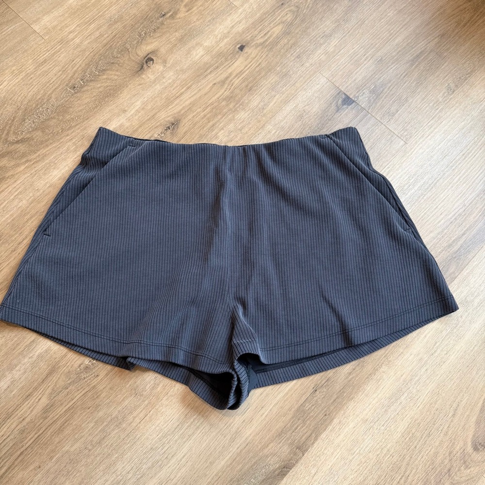 Lululemon Ribbed Softstreme High Rise Short 2" Grey Blue Size 12